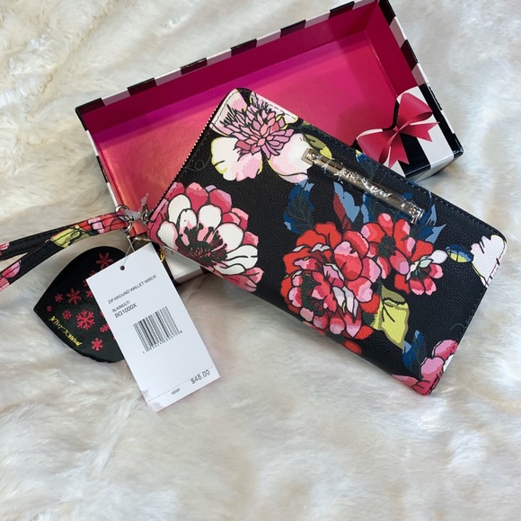 Betsey Johnson Handbags - Betsey Johnson Zip Around Wallet Wristlet